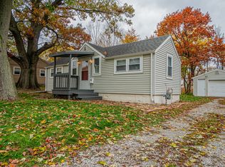 557 Indiana Ave, Lowell, IN 46356