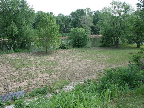 3rd image of 944 1st Ave