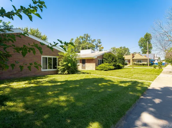 18501-18515 Hoover Ave, Detroit, MI 48205