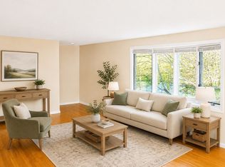 160 Cypress St Unit 160, Watertown, MA 02472