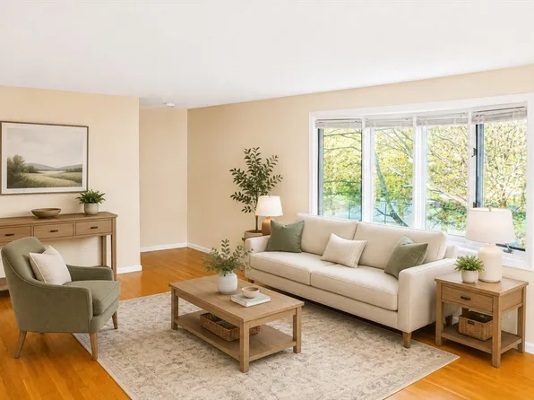 160 Cypress St Unit 160, Watertown, MA 02472