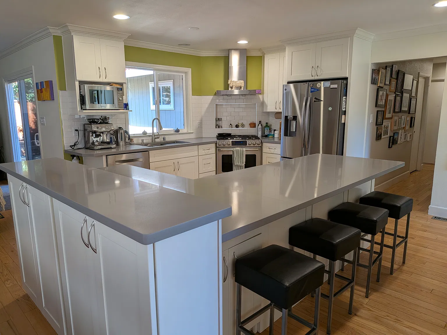 3 bed, 1803 sqft, $5,400 — Photo 2
