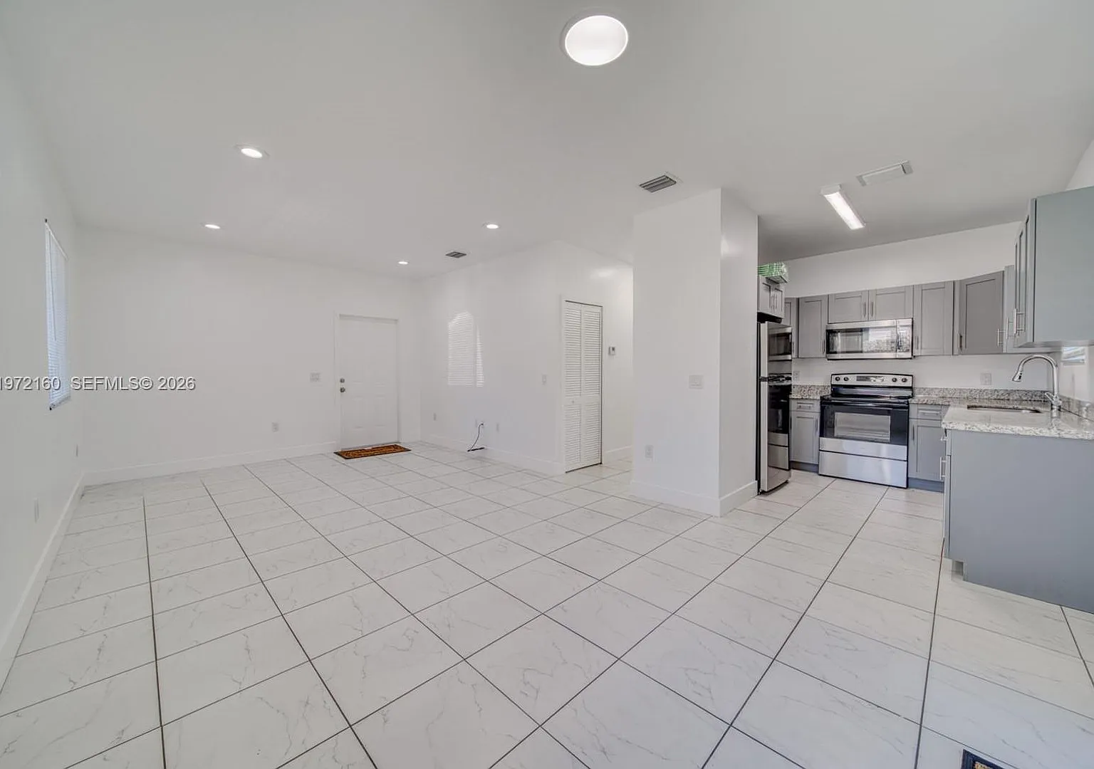 14710 NE 7th Court 14710, Miami, FL 33161 — Photo 3