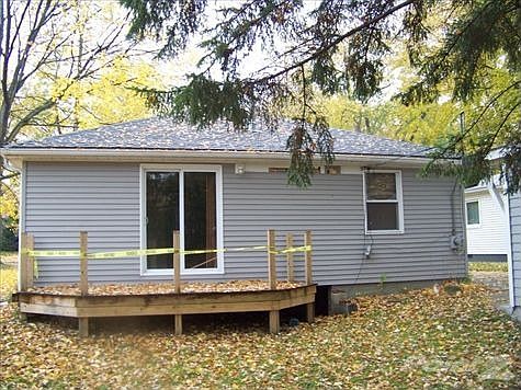 5th image of 29725 Walnut St