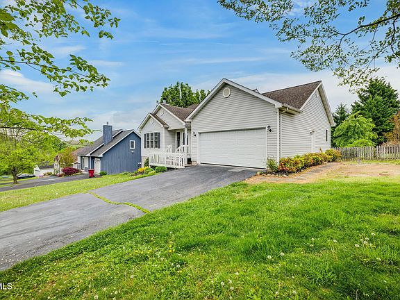 3rd image of 4120 Bradford Ln