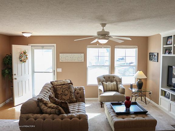 4th image of 656 Phoebe Ln