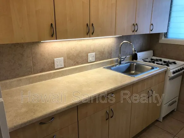 720 Birch St APT D, Honolulu, HI 96814