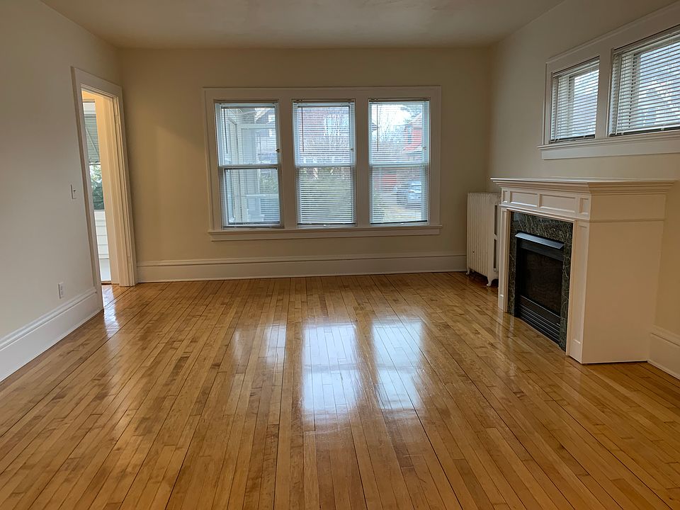 1st image of 447 Sidney St #1