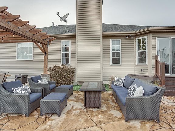 4th image of 2718 Falcon Crest Dr