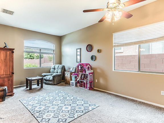 3rd image of 9064 S Old Oak Ct