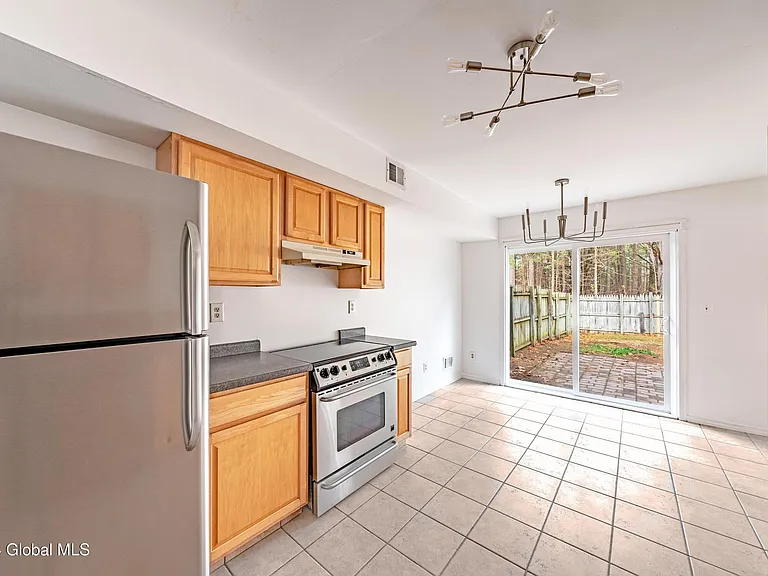 208 Whitetail Ct — Photo 5
