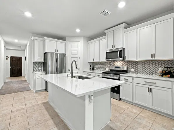 6615 Hoffman Plain, San Antonio, TX 78252