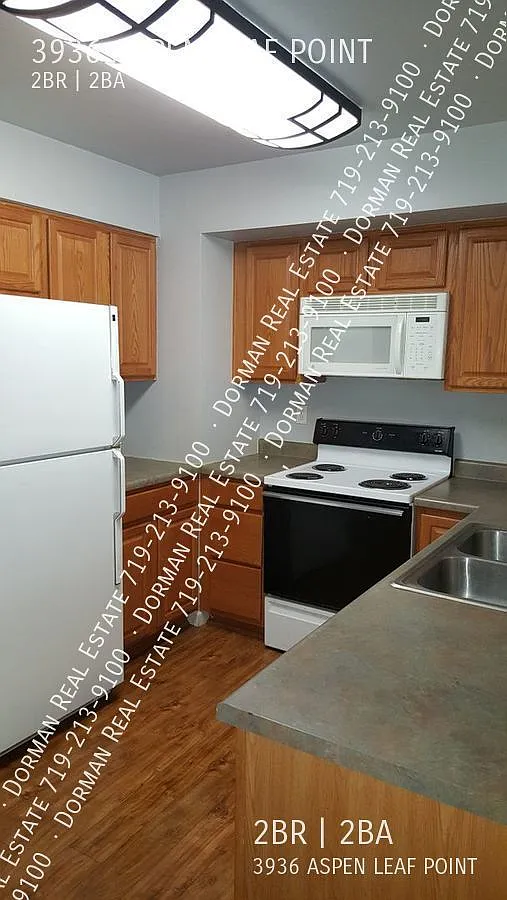Bright 2-bedroom Townhome off Austin Bluffs & Academy — Photo 3