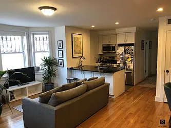 Rented by R New York