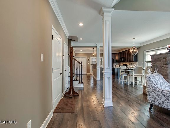 3rd image of 8346 Shoregate Ln