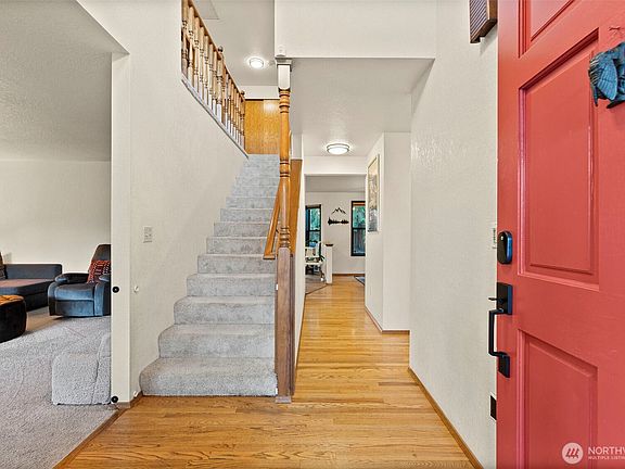 3rd image of 6121 Gold Court SW
