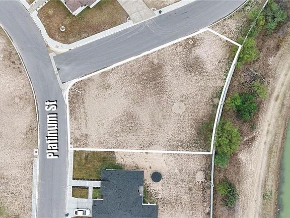 2nd image of 1105 Platinum St