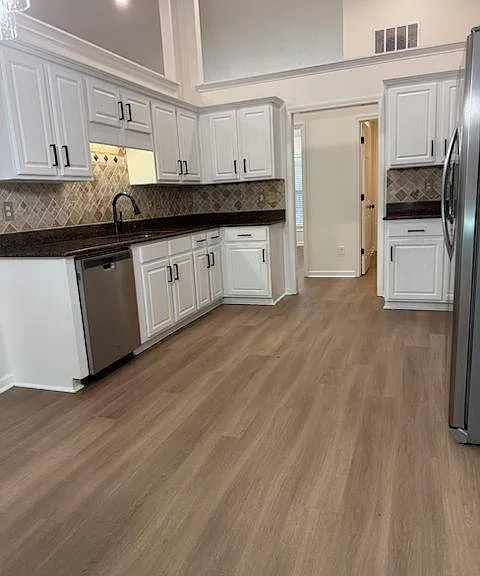920 Charles Hall Dr — Photo 31
