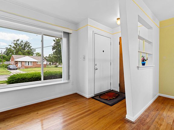 5th image of 29919 Spring Arbor Dr