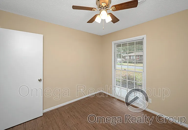 1265 Adell St — Photo 31