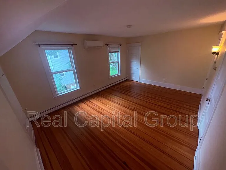 376 Kenwood Ave — Photo 38