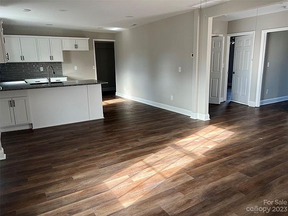 3rd image of 440 N Caldwell Ave