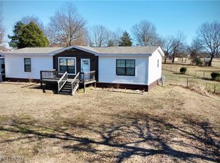 107 Blackstone Cir, Wister, OK 74966