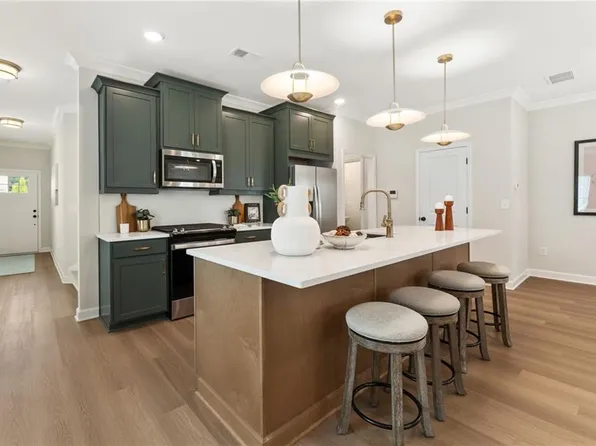 224 Dahlia Dr, Woodstock, GA 30188