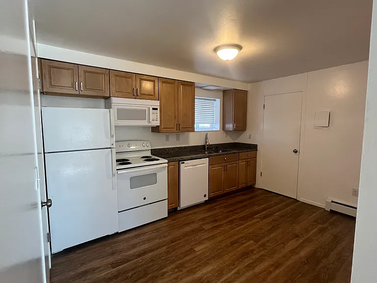 5 Riverside Dr #3 — Photo 8