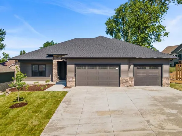 2956 Pine Hill Trce, Coralville, IA 52241