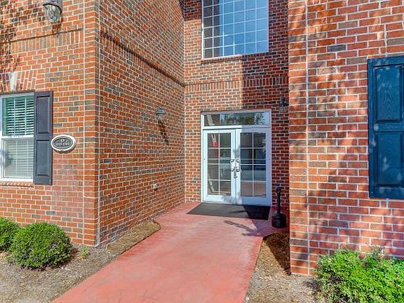 3rd image of 1523 Cambridge Lakes Dr