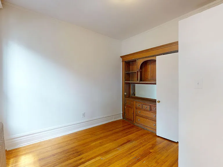 5401-5403 S. Woodlawn Avenue — Photo 14