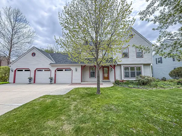 13130 W Scarborough DRIVE, New Berlin, WI 53151