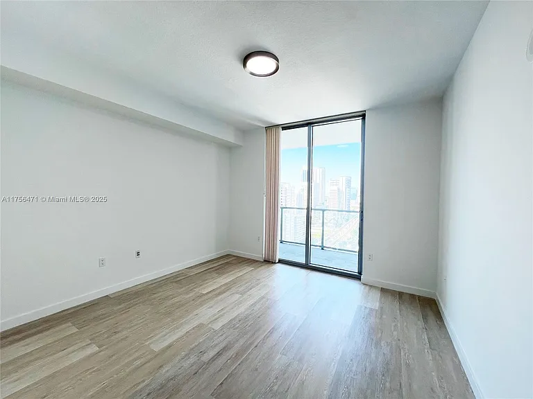79 SW 12th St #2310 — Photo 9