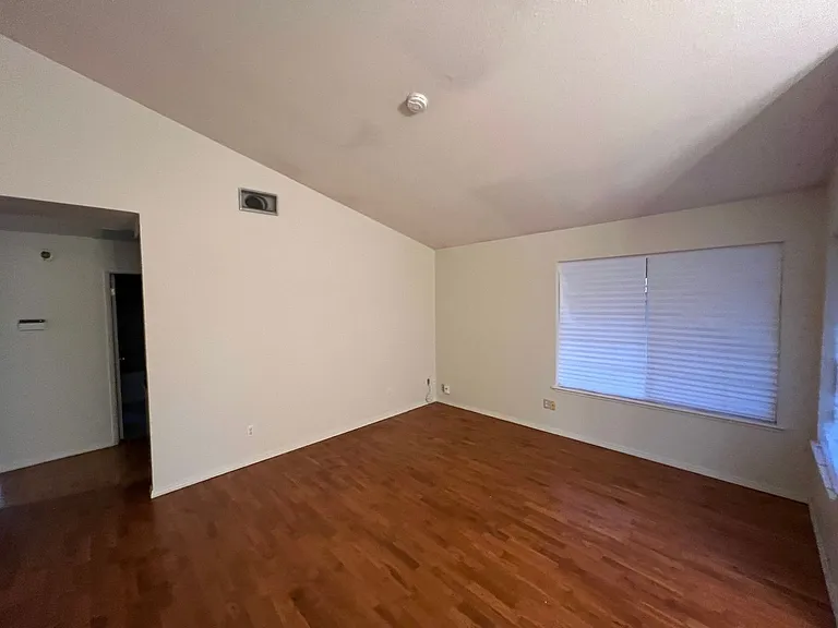 2870 Higgins Rd — Photo 7