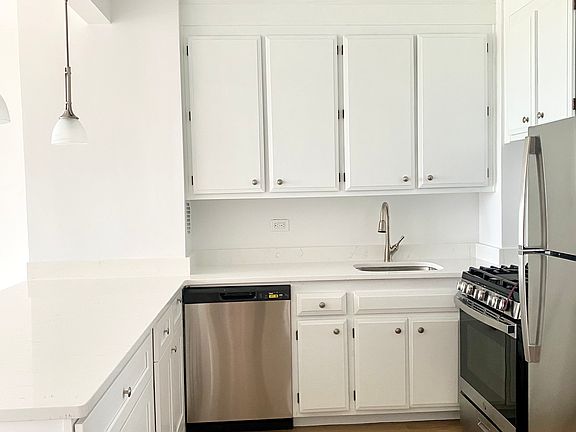 5th image of 85-15 Main St Penthouse N