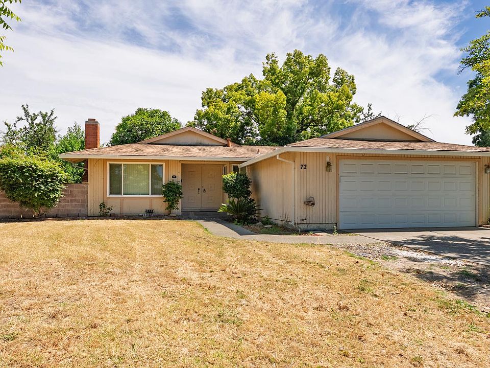 1st image of 72 Lochmoor Cir