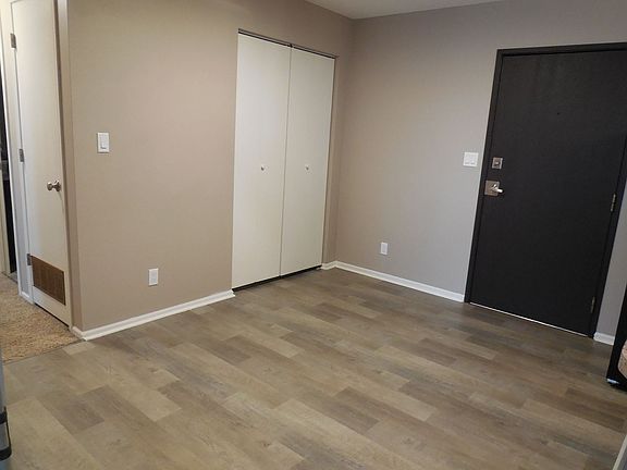 4th image of 120 College Park Cir #26