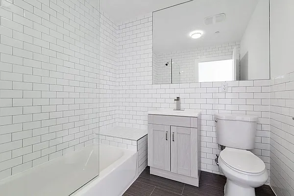 Rented by REAL New York | media 19