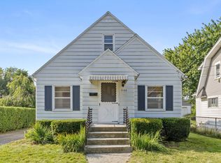 1140 Veto St NW, Grand Rapids, MI 49504