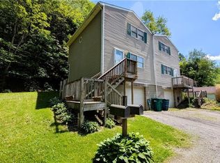 33 Alaska Ave, Chester, WV 26034