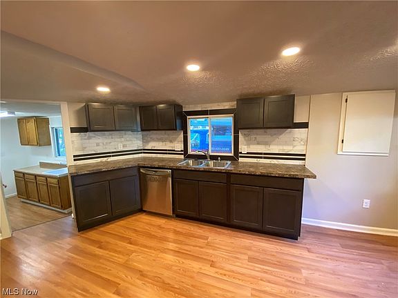 2nd image of 3332 Hiwood Ave