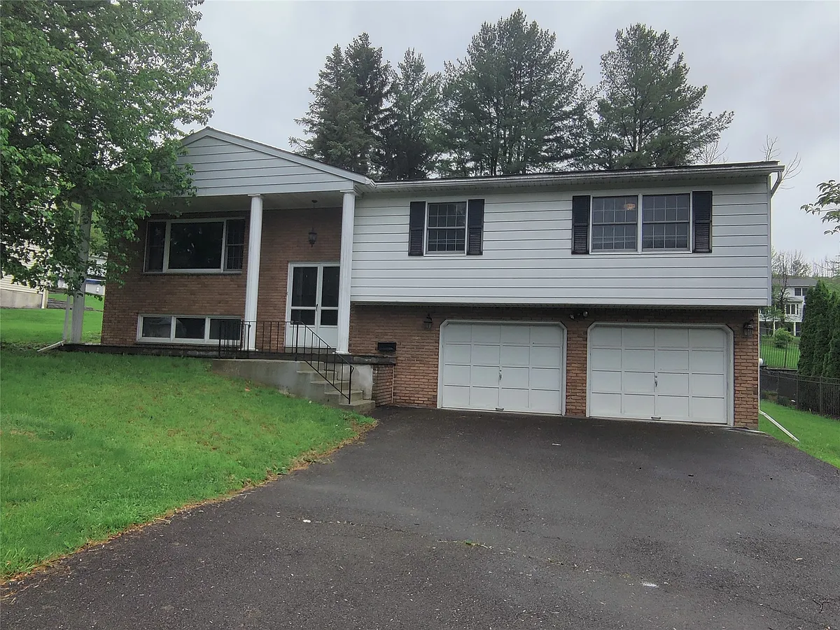 Photo 1 of 13 - 4244 Emerson Pl - Vestal, NY Primary Photo - 4244 Emerson Pl