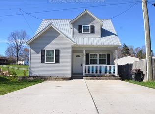 87 Seville Dr, Hurricane, WV 25526