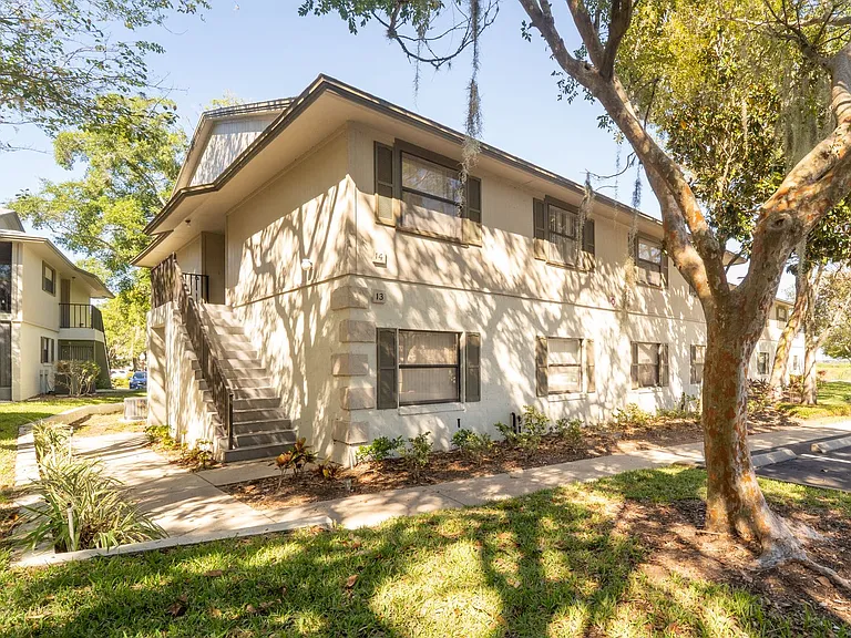 14 Santiago Ct — Photo 2