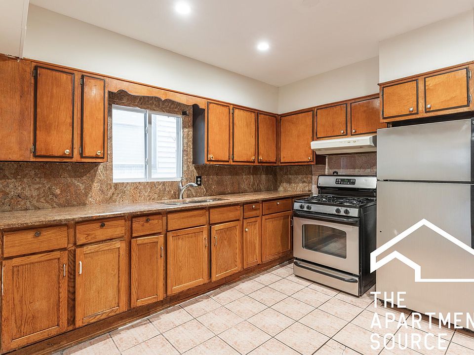 1st image of 2422 W Charleston St #1