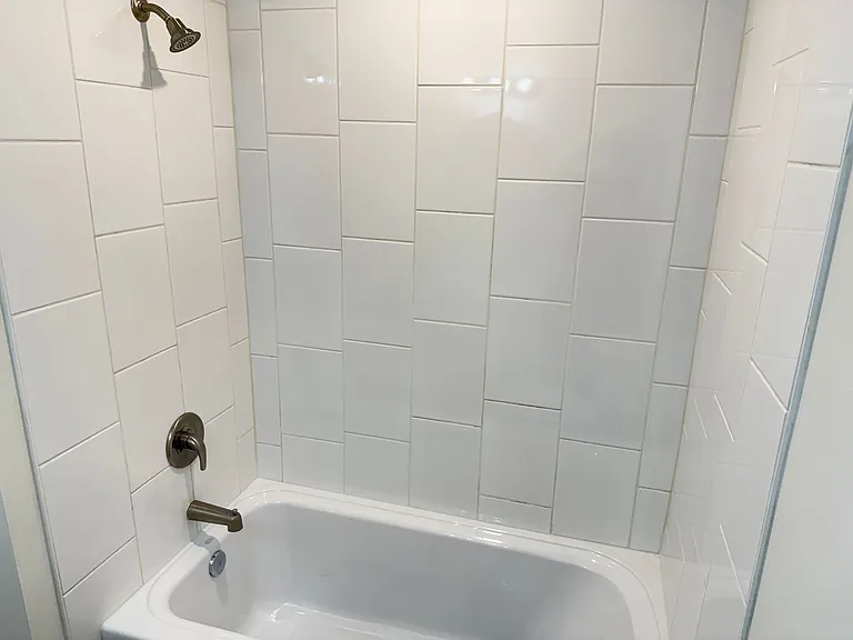 1246 Hughes St — Photo 31
