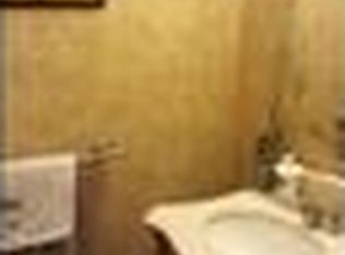 4 Holly Ct, Flemington, NJ 08822