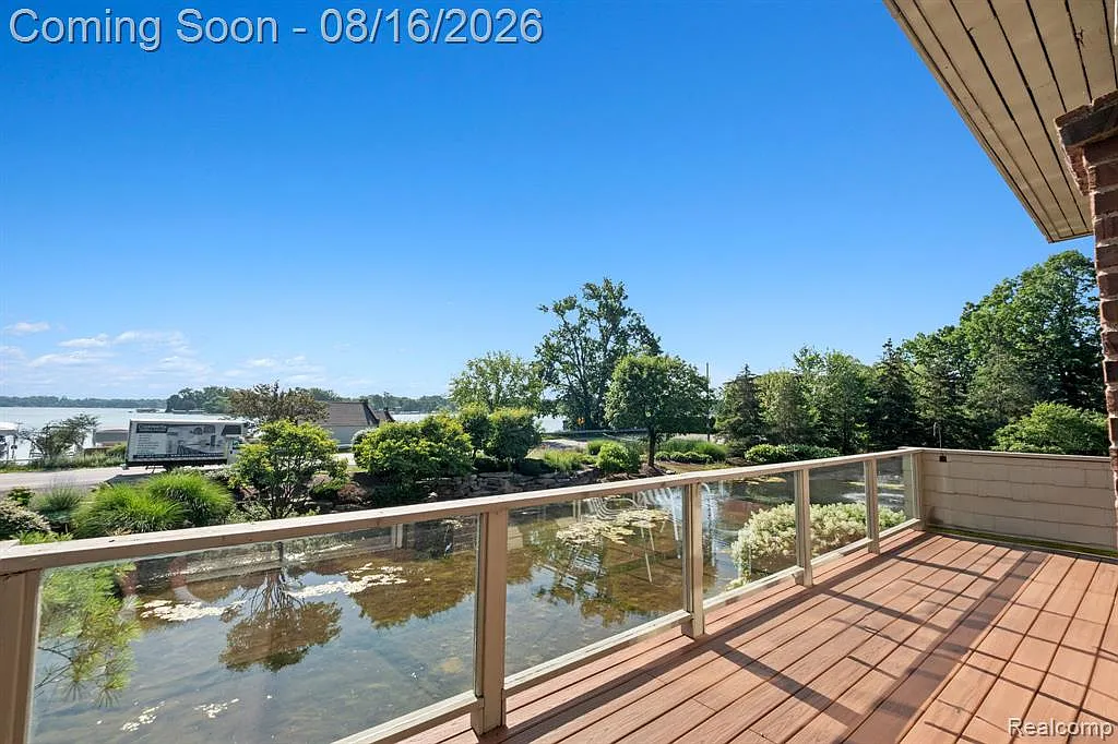 3 bed, 3.5 bath, 4444 sqft, $10,000 — Photo 3