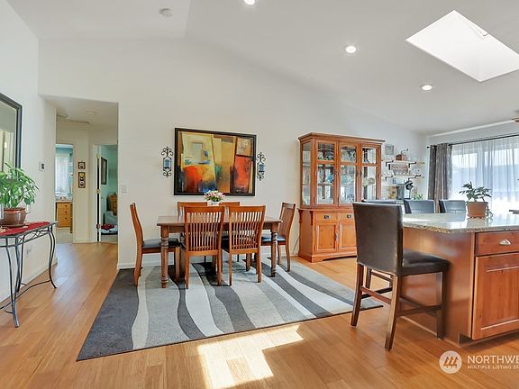 5th image of 11104 184th Avenue Pl E